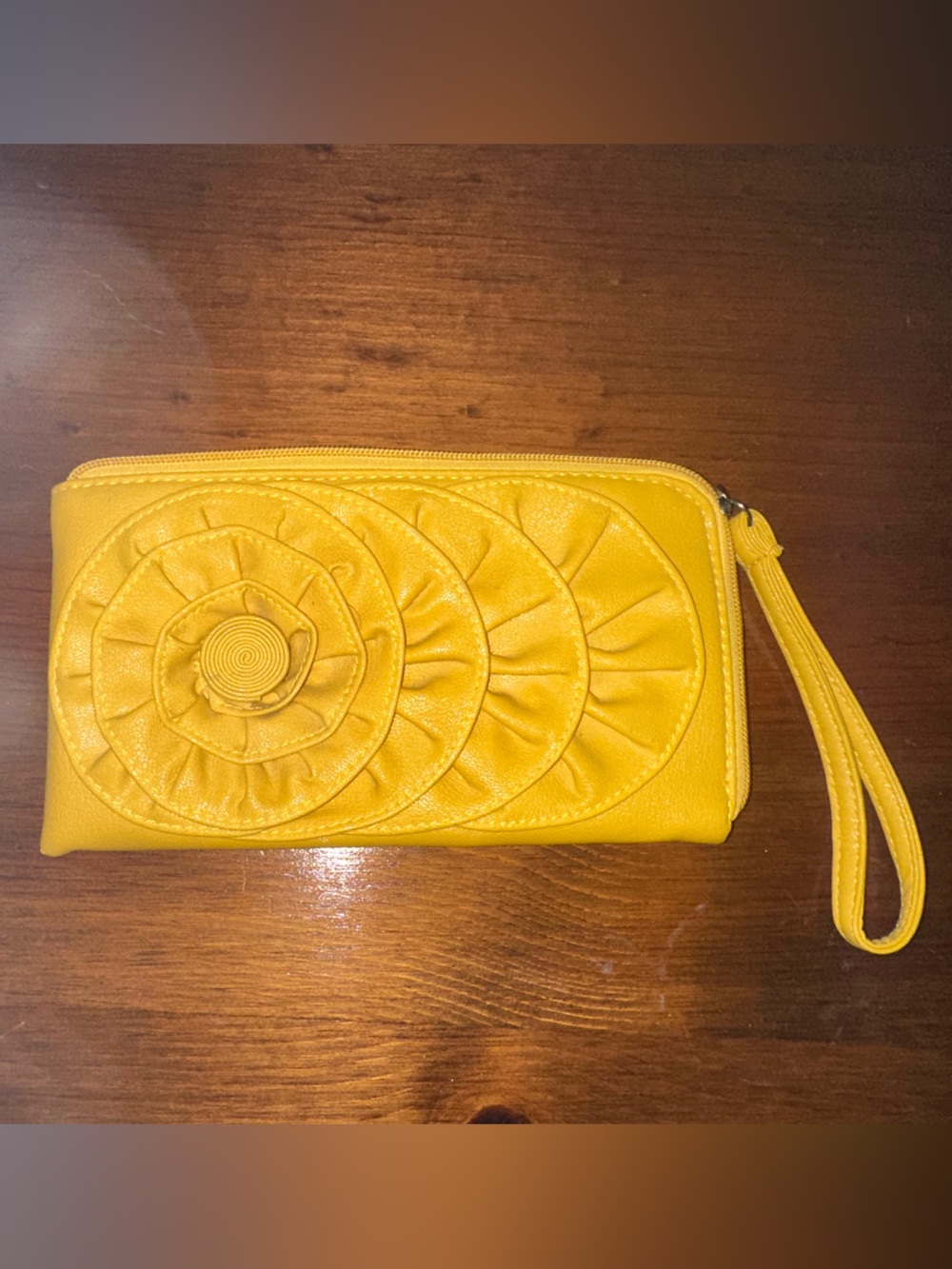 ♻️Yellow Floral Zip Wristlet Clutch